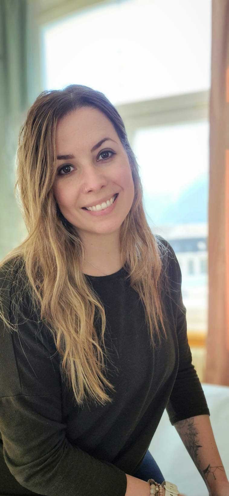 Lory Fontana - AyurNails